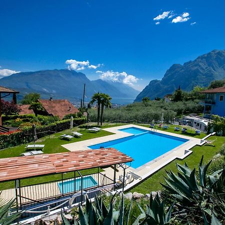 Residence Christina Due Laghi - Happy Rentals Tenno Eksteriør bilde