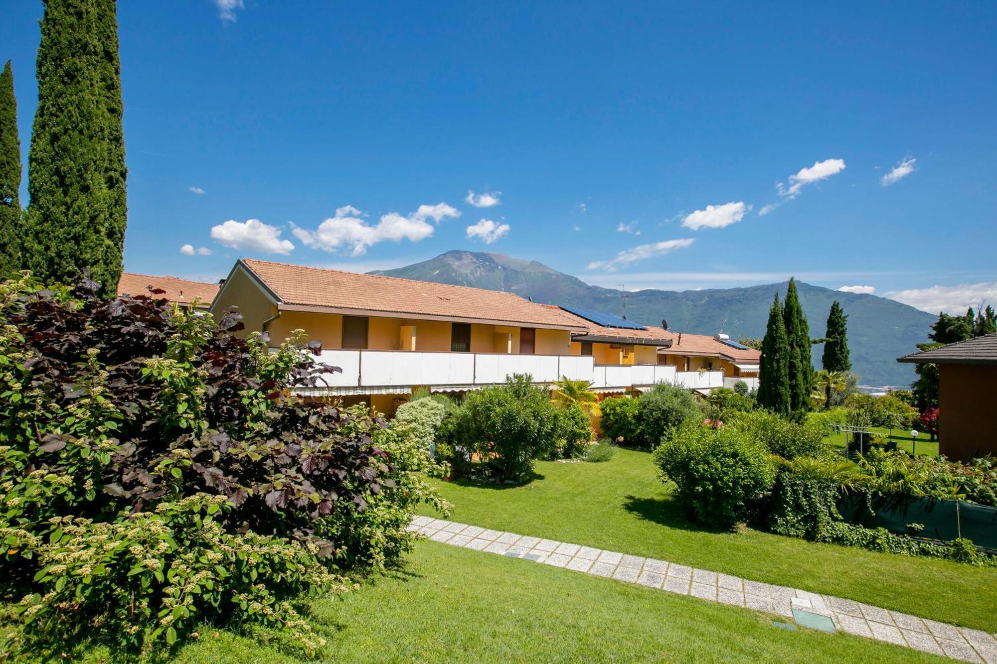 Residence Christina Due Laghi - Happy Rentals Tenno Eksteriør bilde